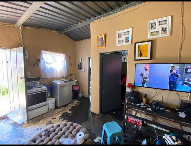 2 BEDROOM HOUSE FOR SALE IN BRAAMFISCHERVILLE